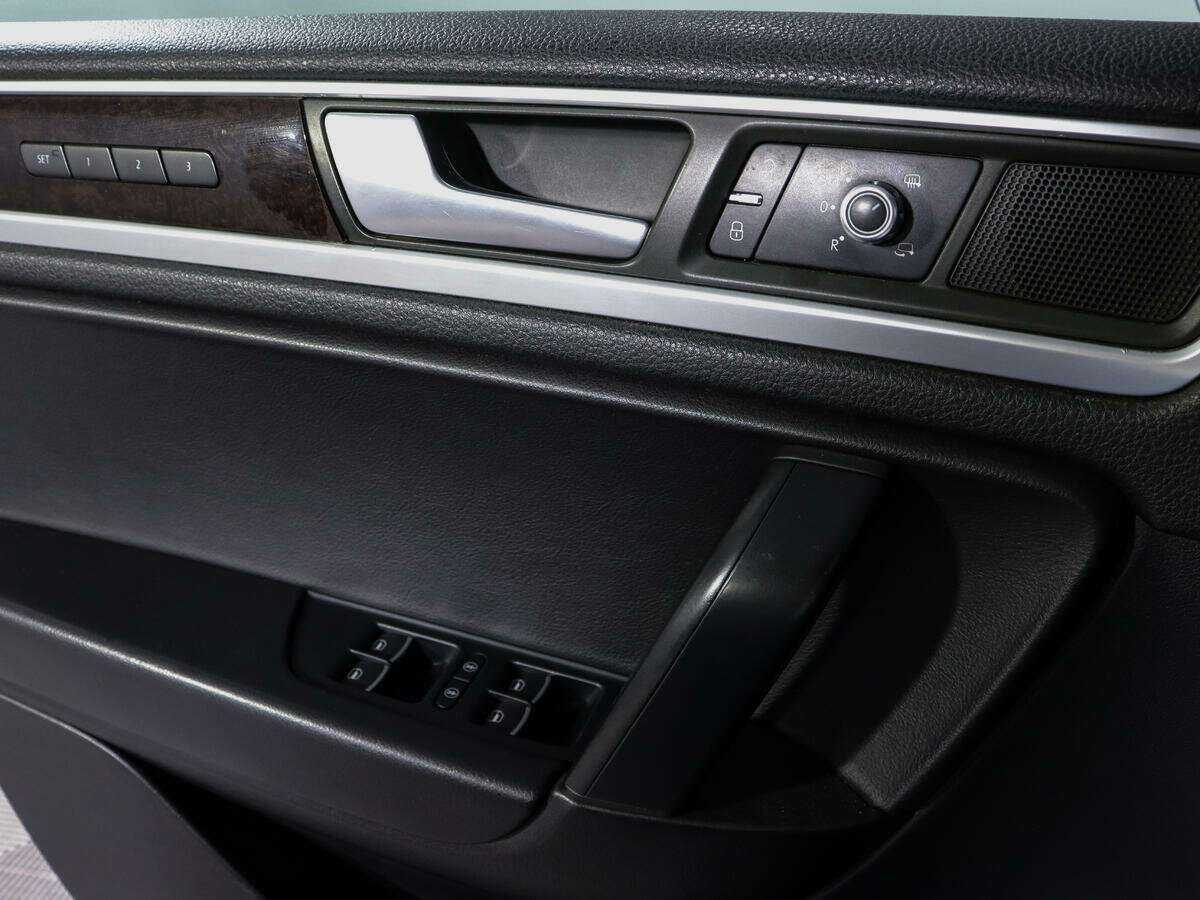 Volkswagen Touareg, 2012 Фото №19