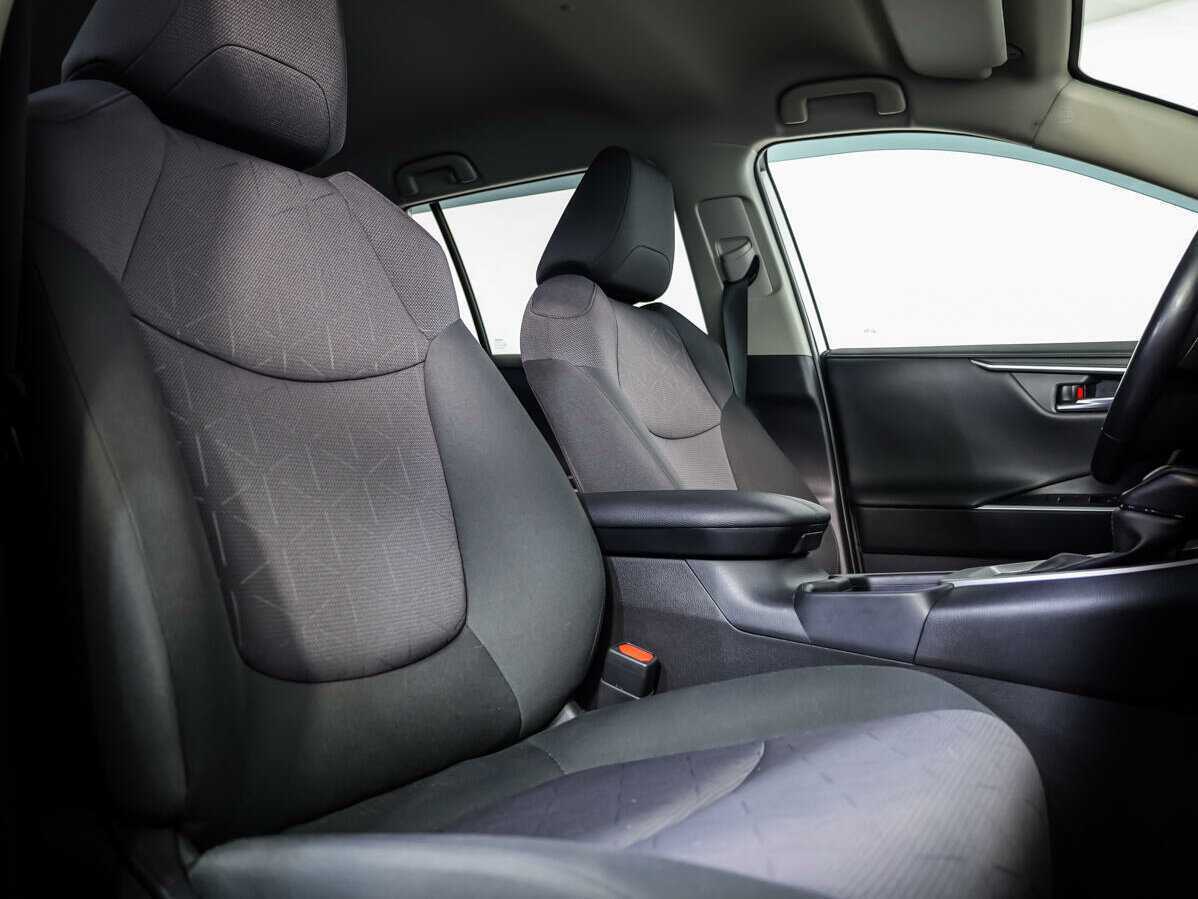 Toyota RAV4, 2020 Фото №8