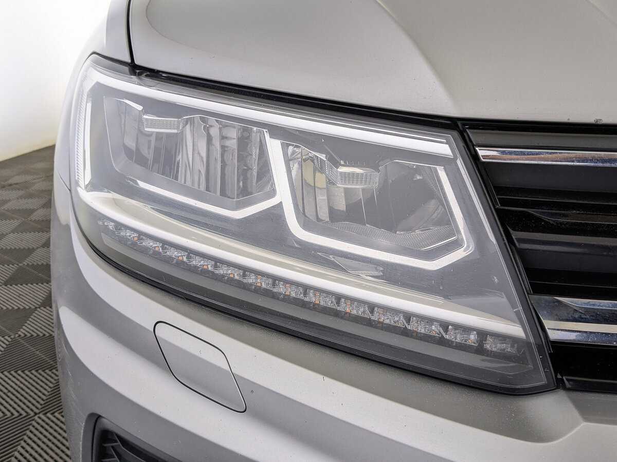 Volkswagen Tiguan, 2020 Фото №11
