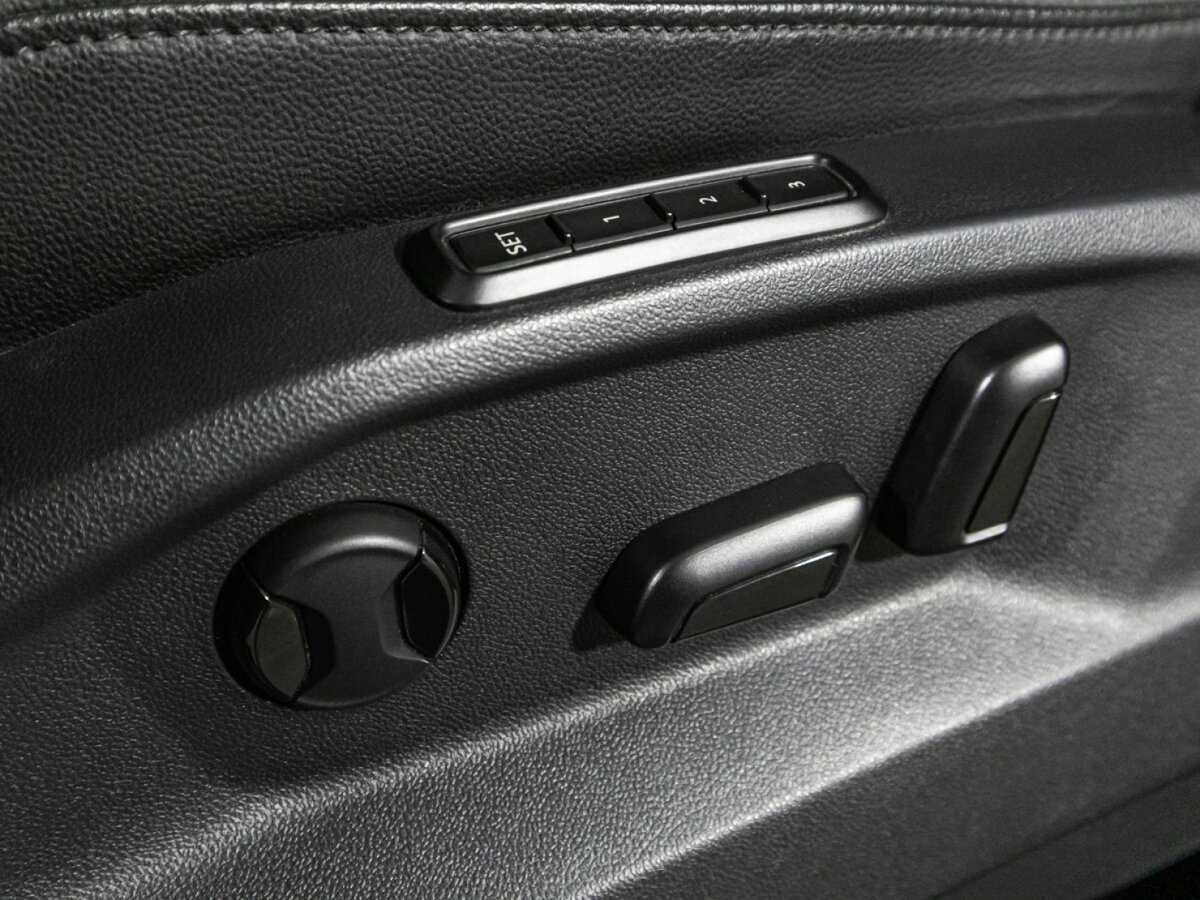 Volkswagen Tiguan, 2018 Фото №17