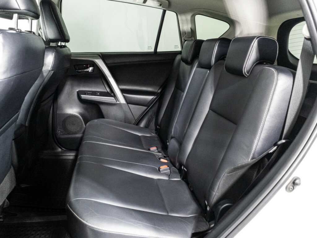 Toyota RAV4, 2017 Фото №10