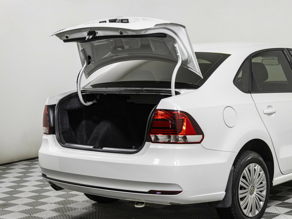 Volkswagen Polo V Рестайлинг, 2016 Фото №13