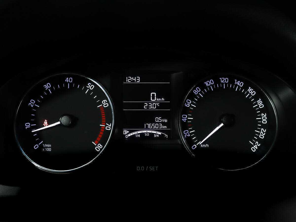 Skoda Rapid, 2017 Фото №12