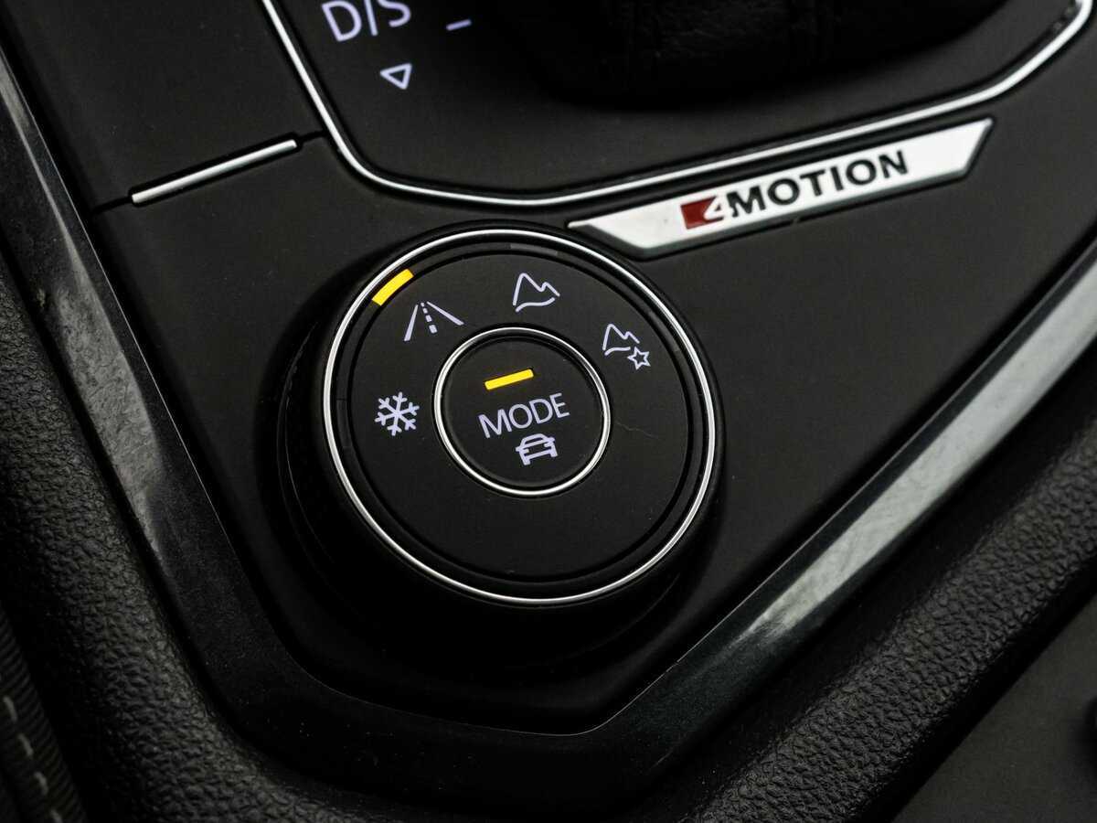 Volkswagen Tiguan, 2019 Фото №16