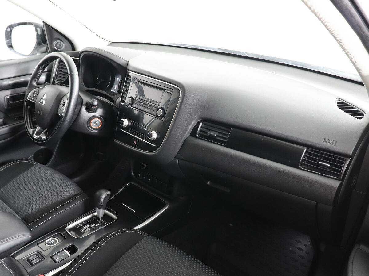 Mitsubishi Outlander, 2022 Фото №8