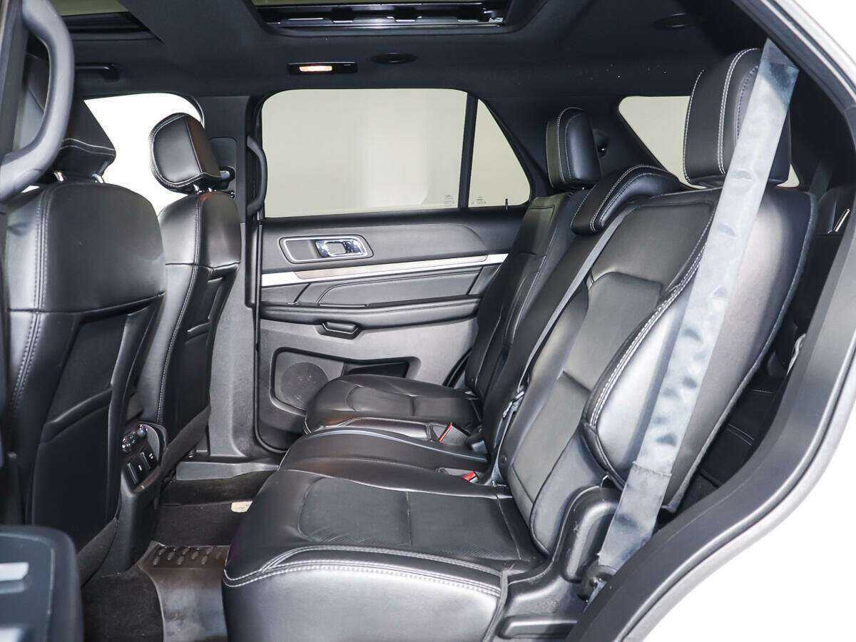 Ford Explorer, 2017 Фото №10