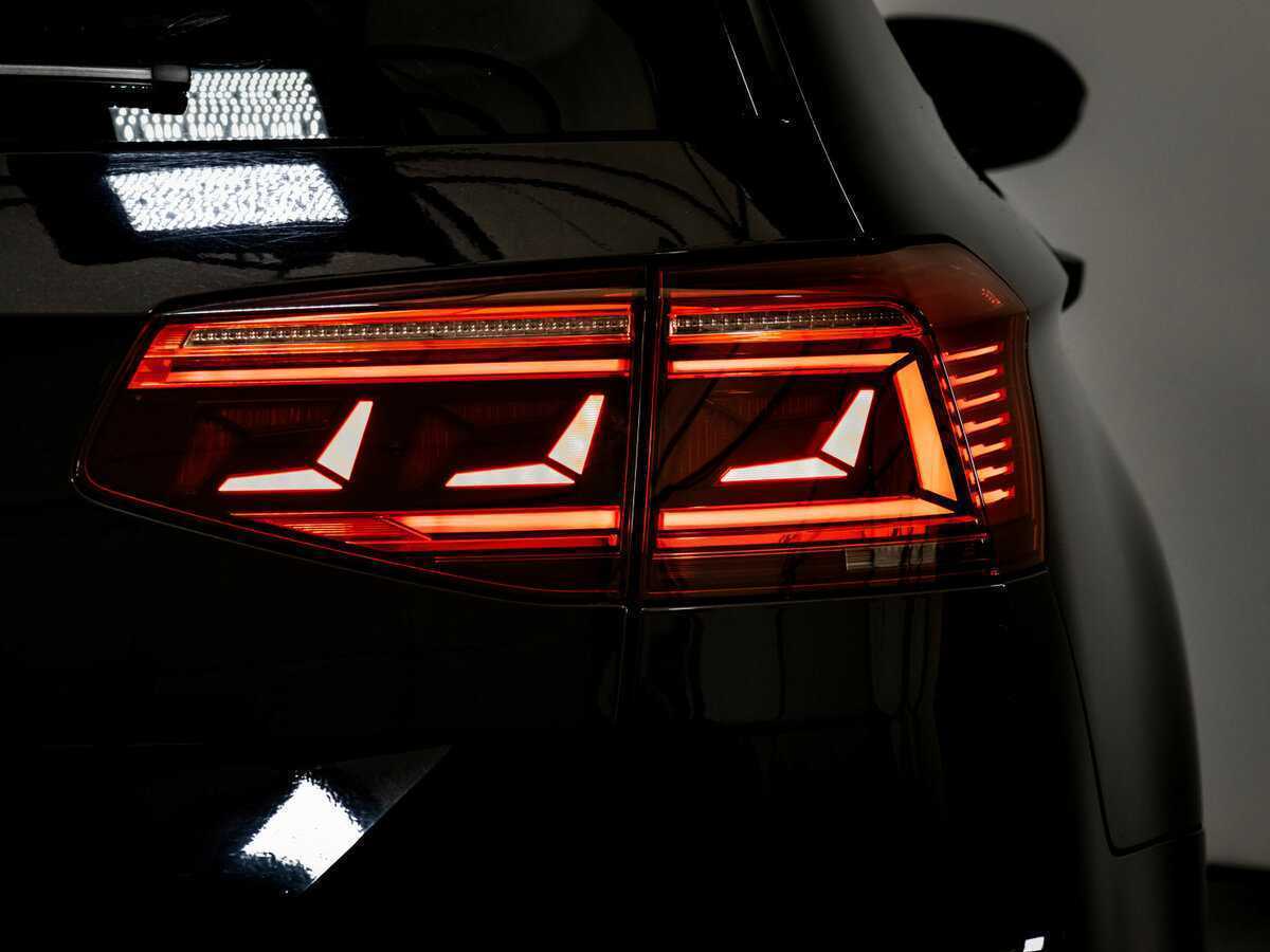 Volkswagen Passat, 2020 Фото №16