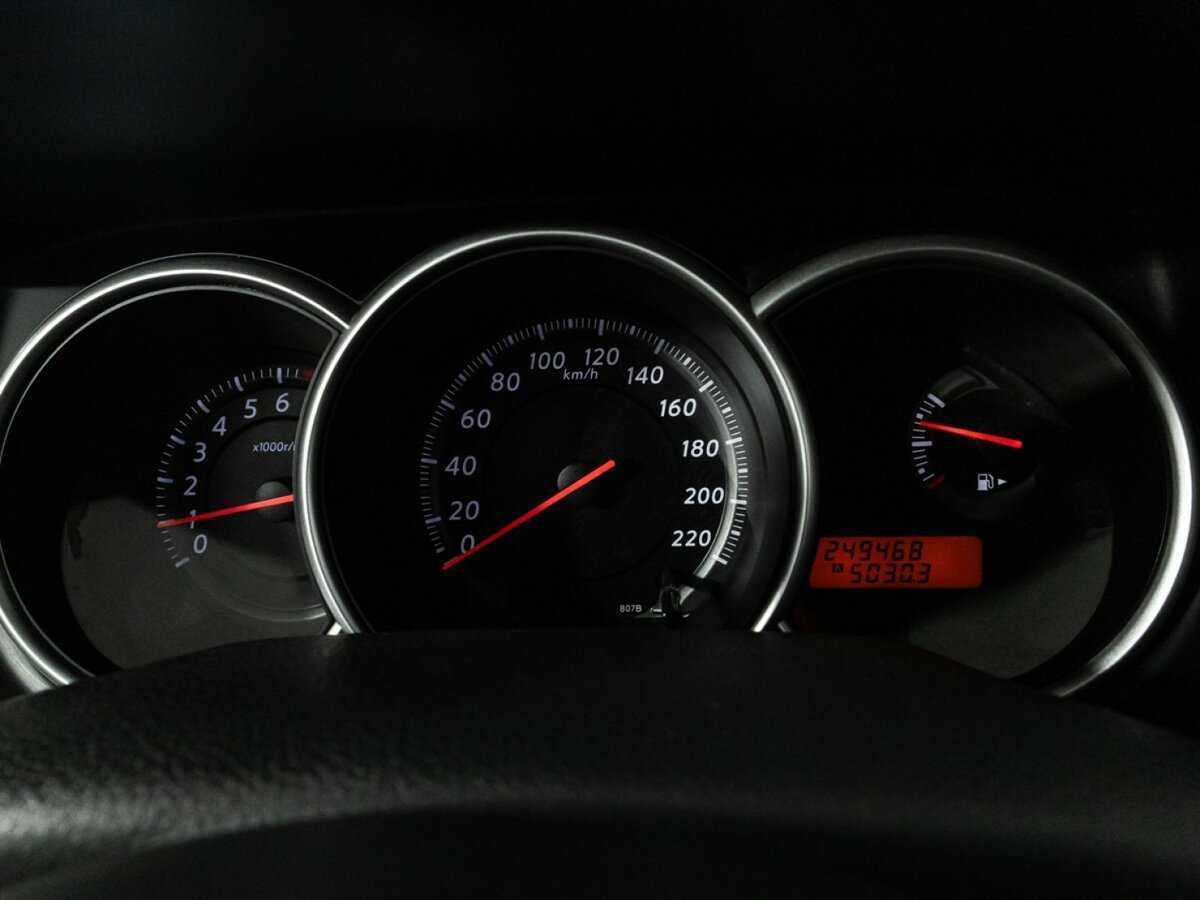 Nissan Tiida, 2013 Фото №12