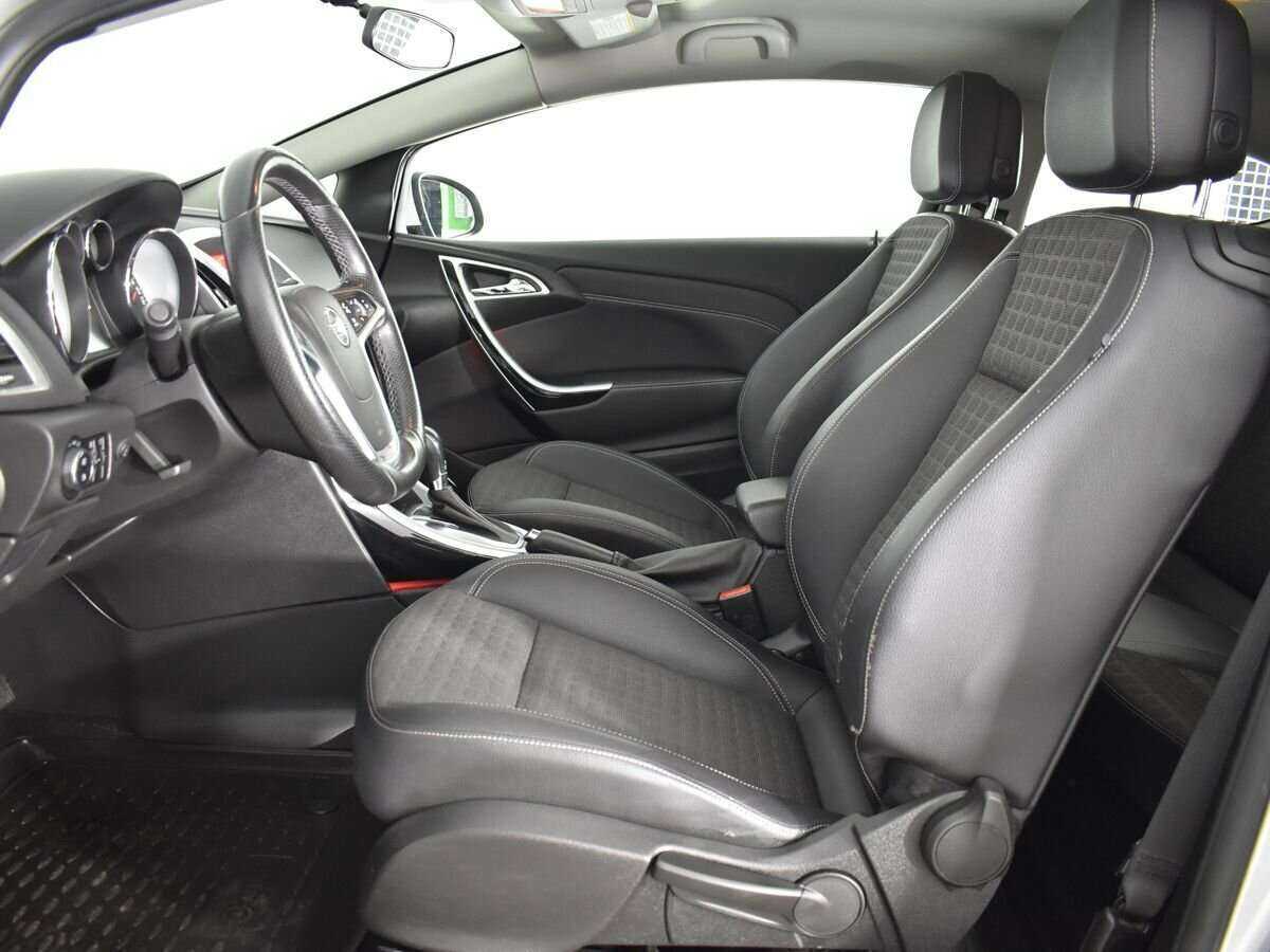 Opel Astra GTC, 2013 Фото №8