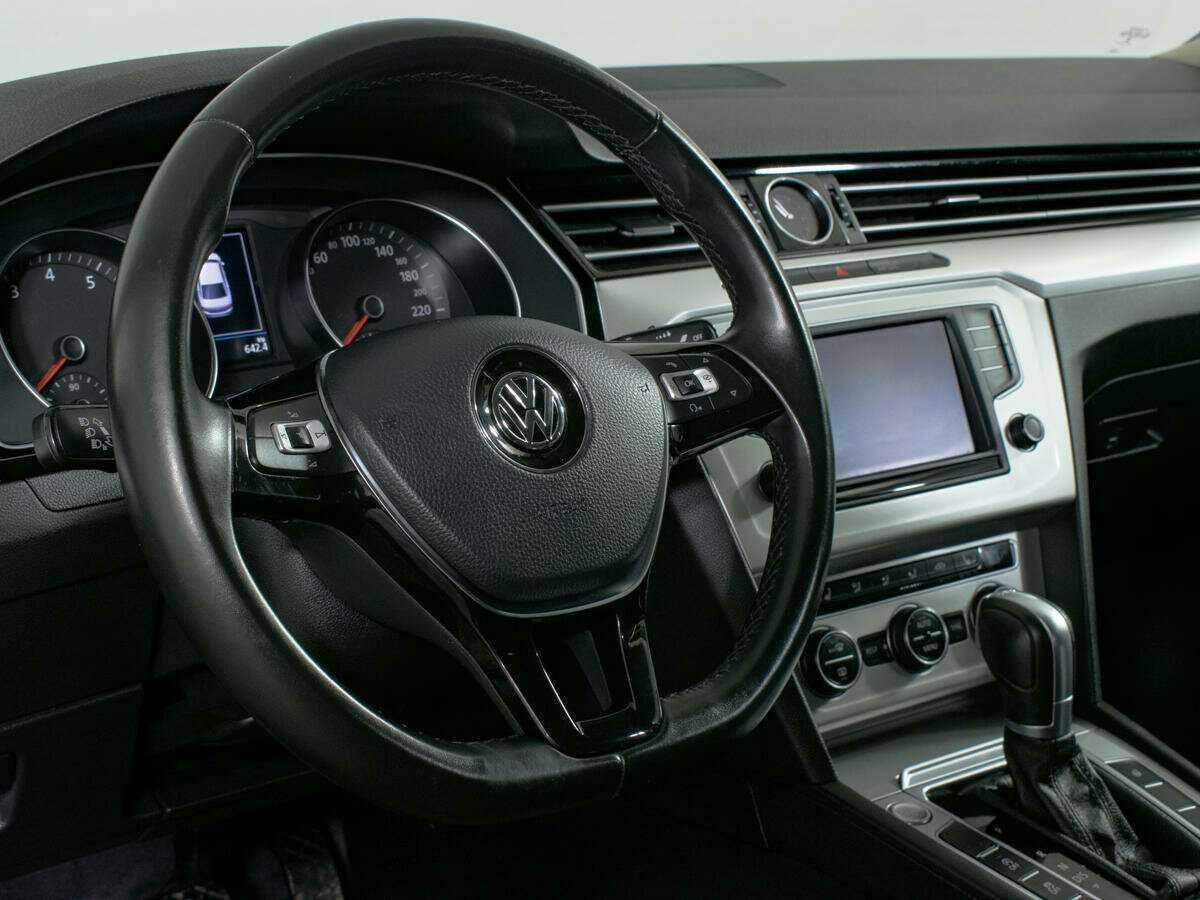 Volkswagen Passat, 2017 Фото №12