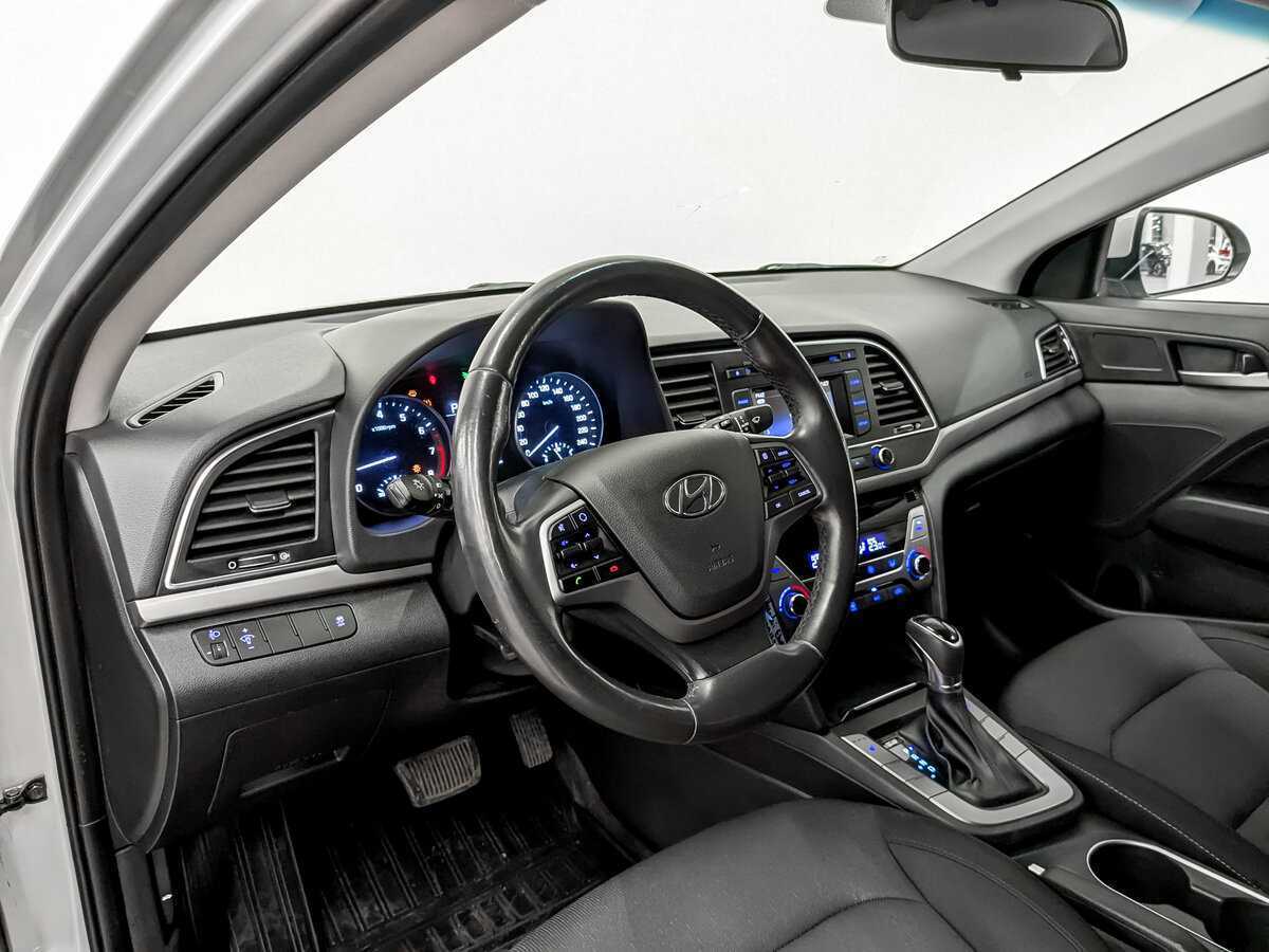 Hyundai Elantra, 2017 Фото №16