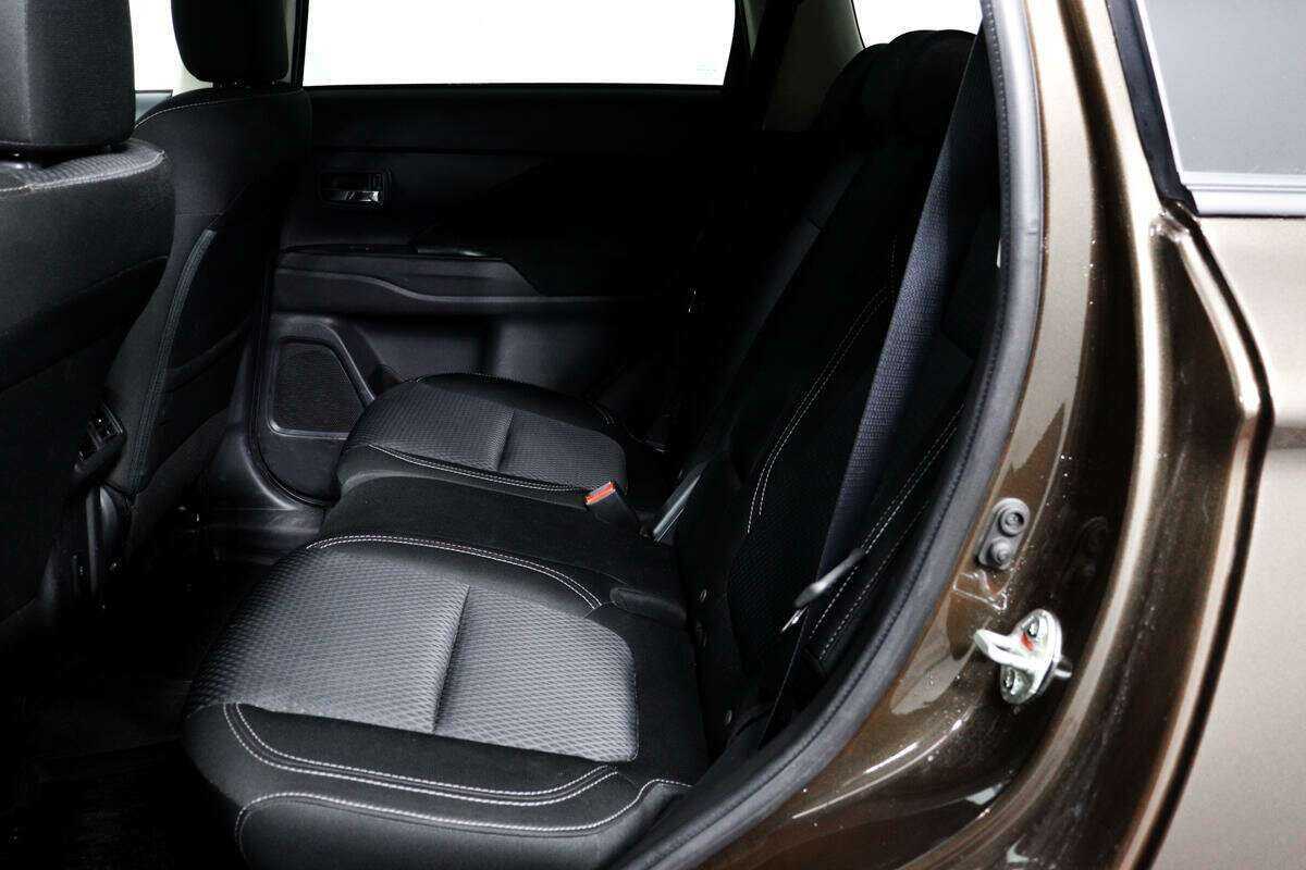 Mitsubishi Outlander, 2022 Фото №12