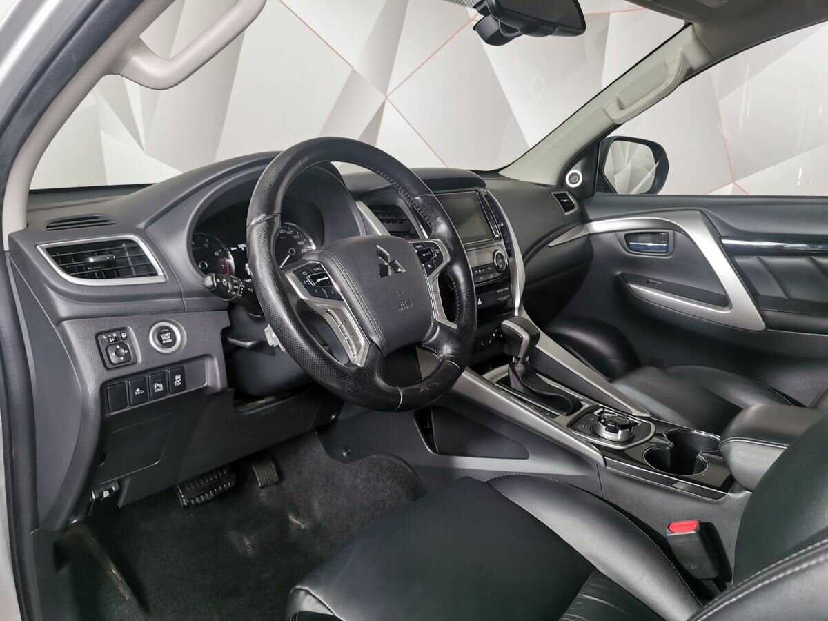 Mitsubishi Pajero Sport, 2017 Фото №14