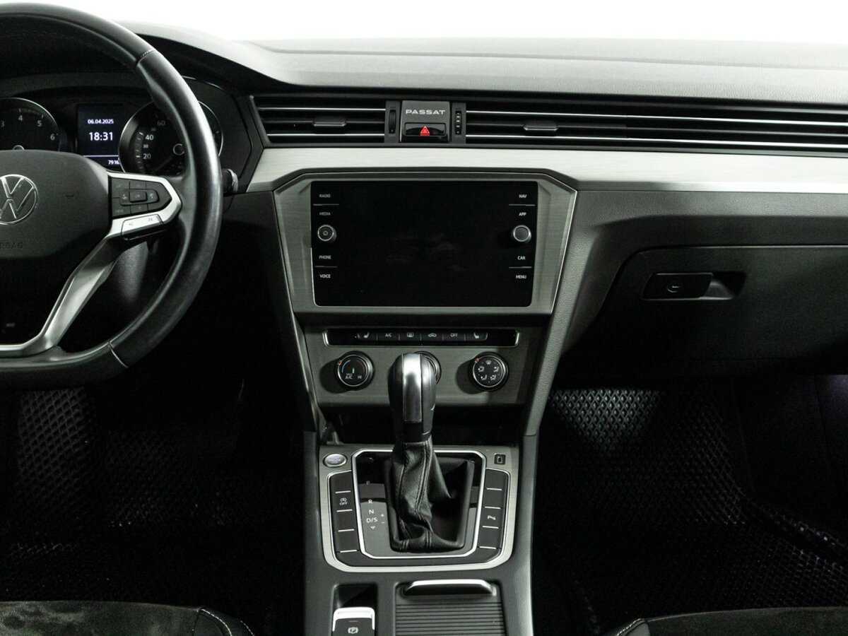 Volkswagen Passat, 2021 Фото №14