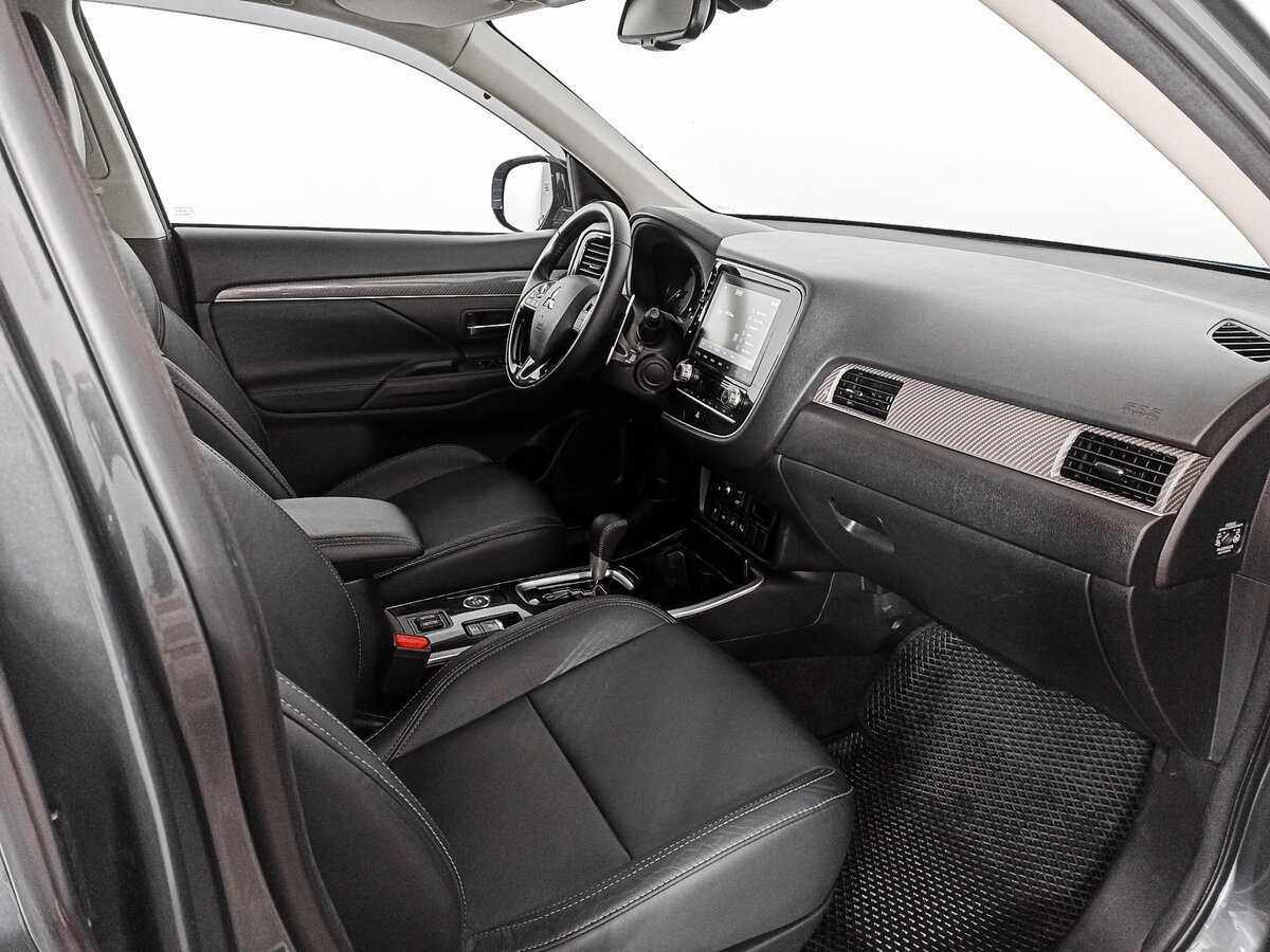 Mitsubishi Outlander, 2021 Фото №9