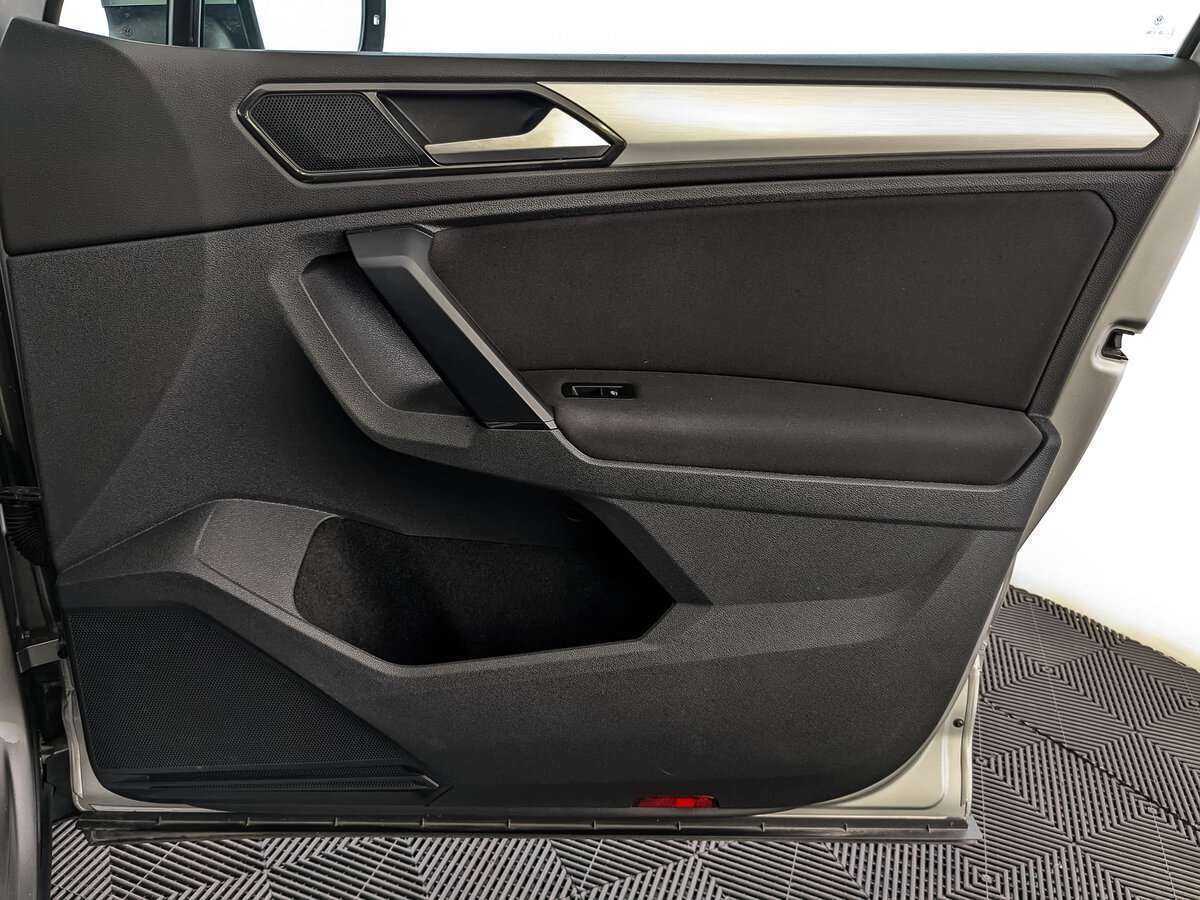 Volkswagen Tiguan, 2017 Фото №20