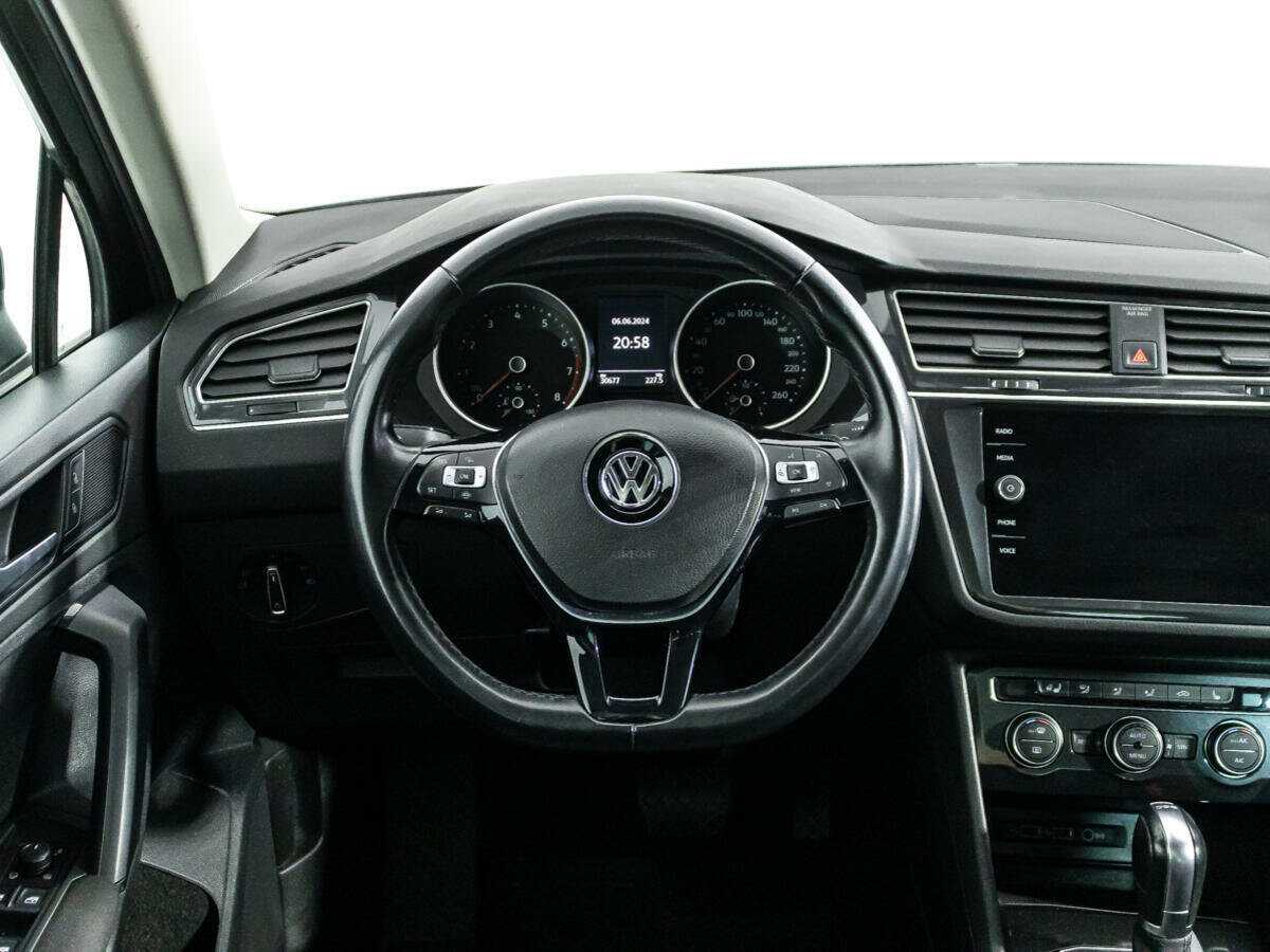 Volkswagen Tiguan, 2019 Фото №17