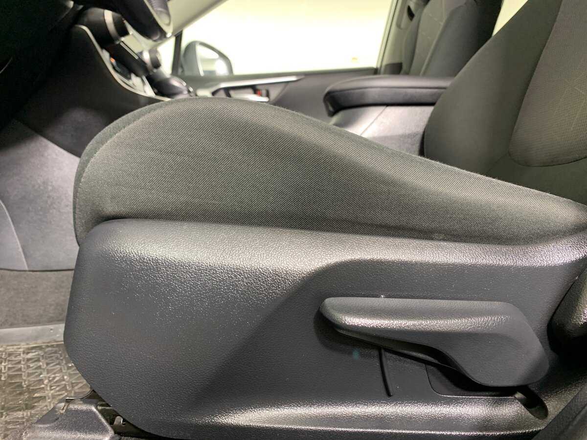 Toyota RAV4, 2020 Фото №17