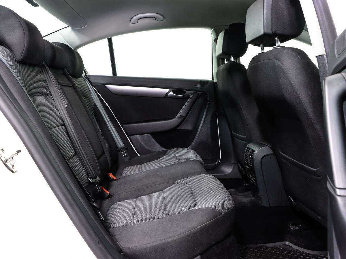 Volkswagen Passat, 2014 Фото №13