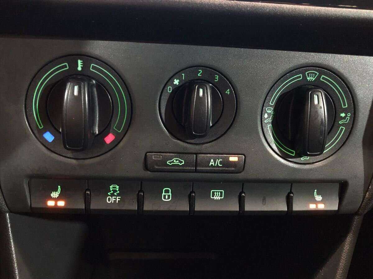 Skoda Rapid, 2015 Фото №13