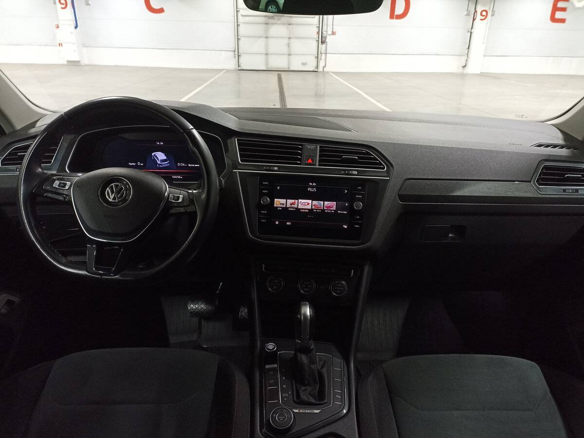 Volkswagen Tiguan, 2018 Фото №14