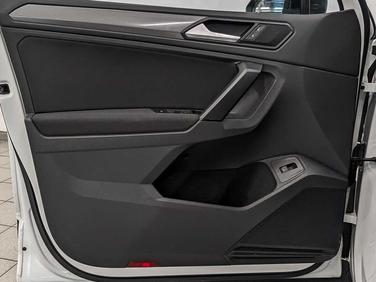 Volkswagen Tiguan, 2020 Фото №19