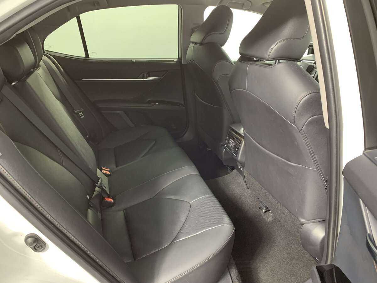 Toyota Camry, 2021 Фото №18