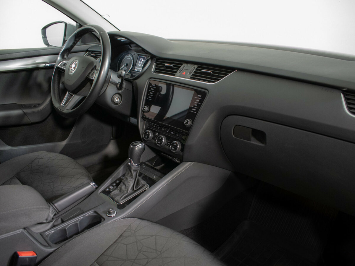 Skoda Octavia III (A7) Рестайлинг, 2018 Фото №9