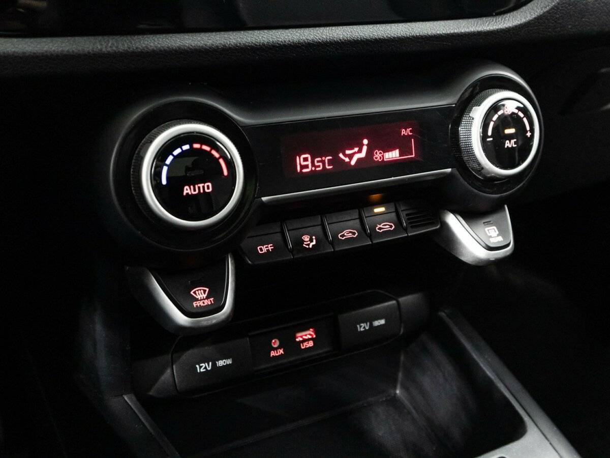 Kia Rio, 2018 Фото №17