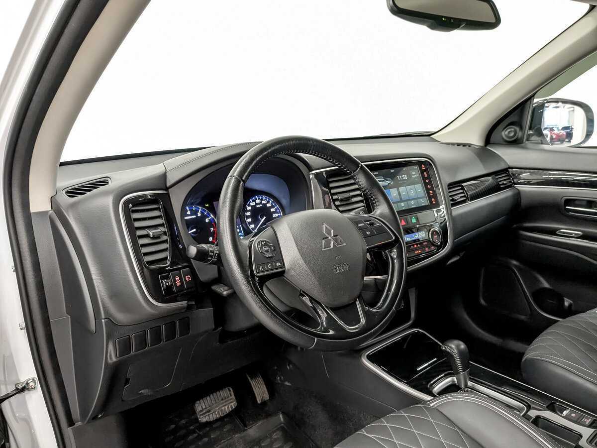 Mitsubishi Outlander, 2022 Фото №16
