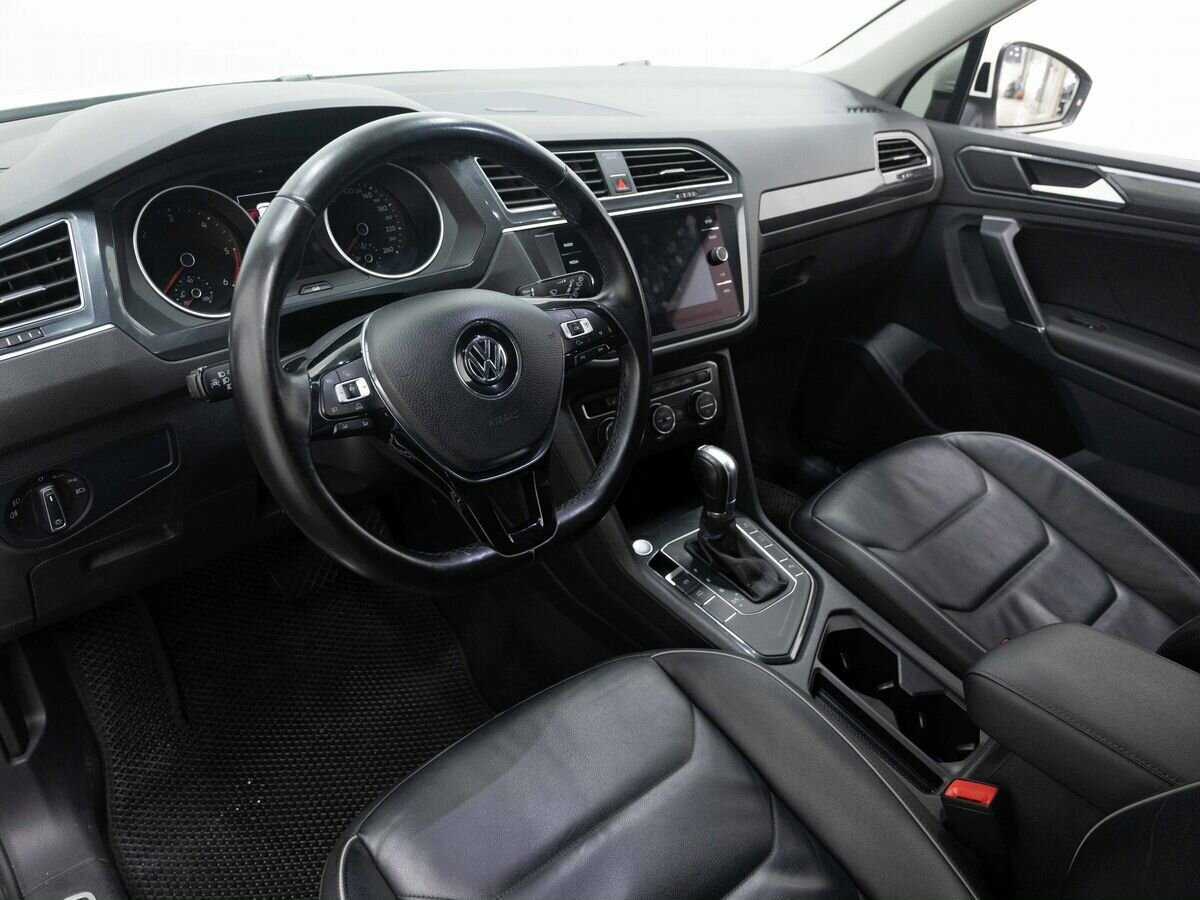 Volkswagen Tiguan, 2018 Фото №8