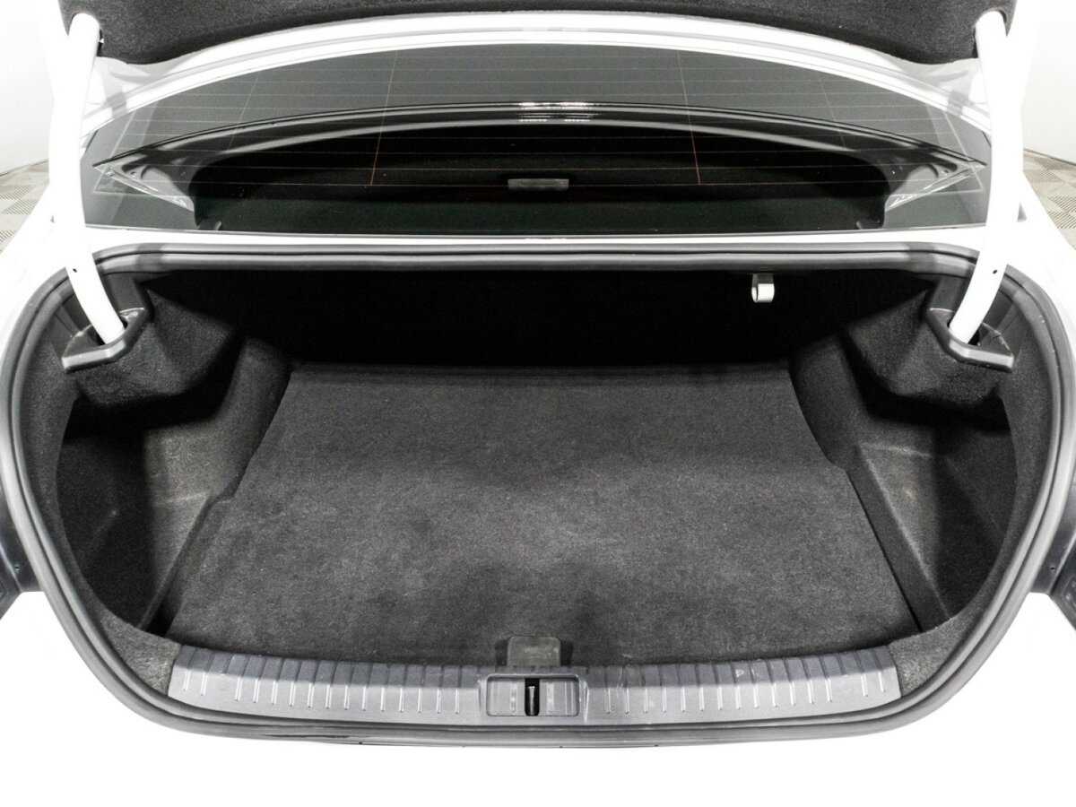 Volkswagen Passat, 2021 Фото №15