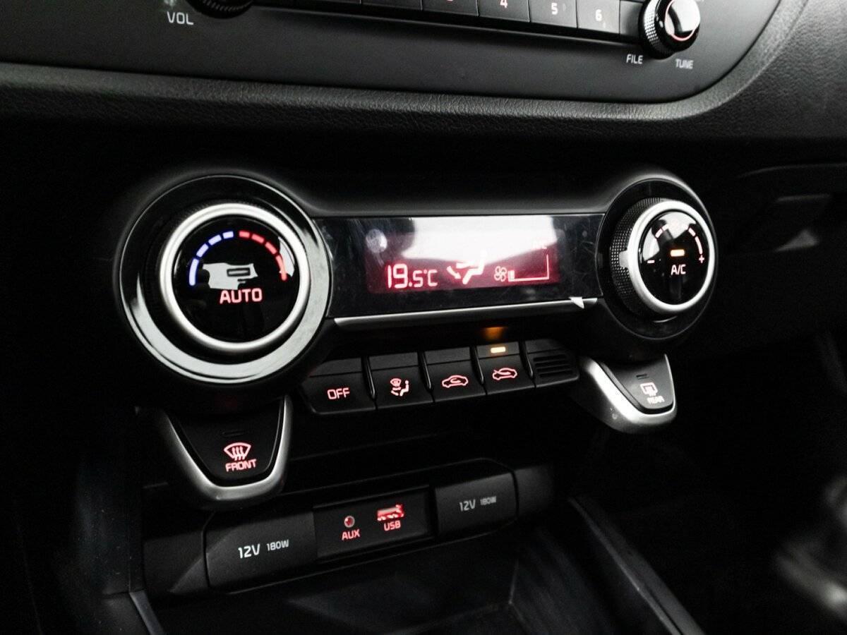 Kia Rio, 2018 Фото №16