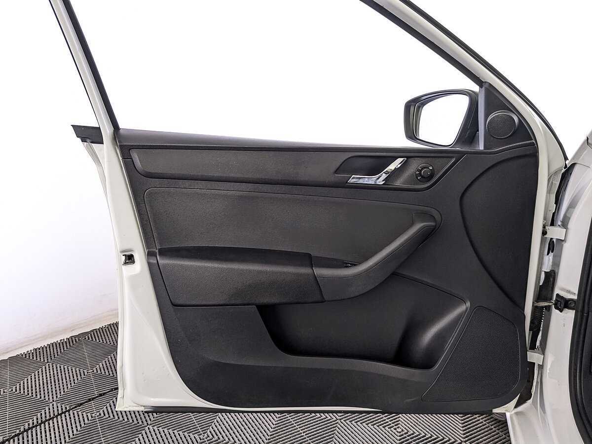 Skoda Rapid, 2017 Фото №19