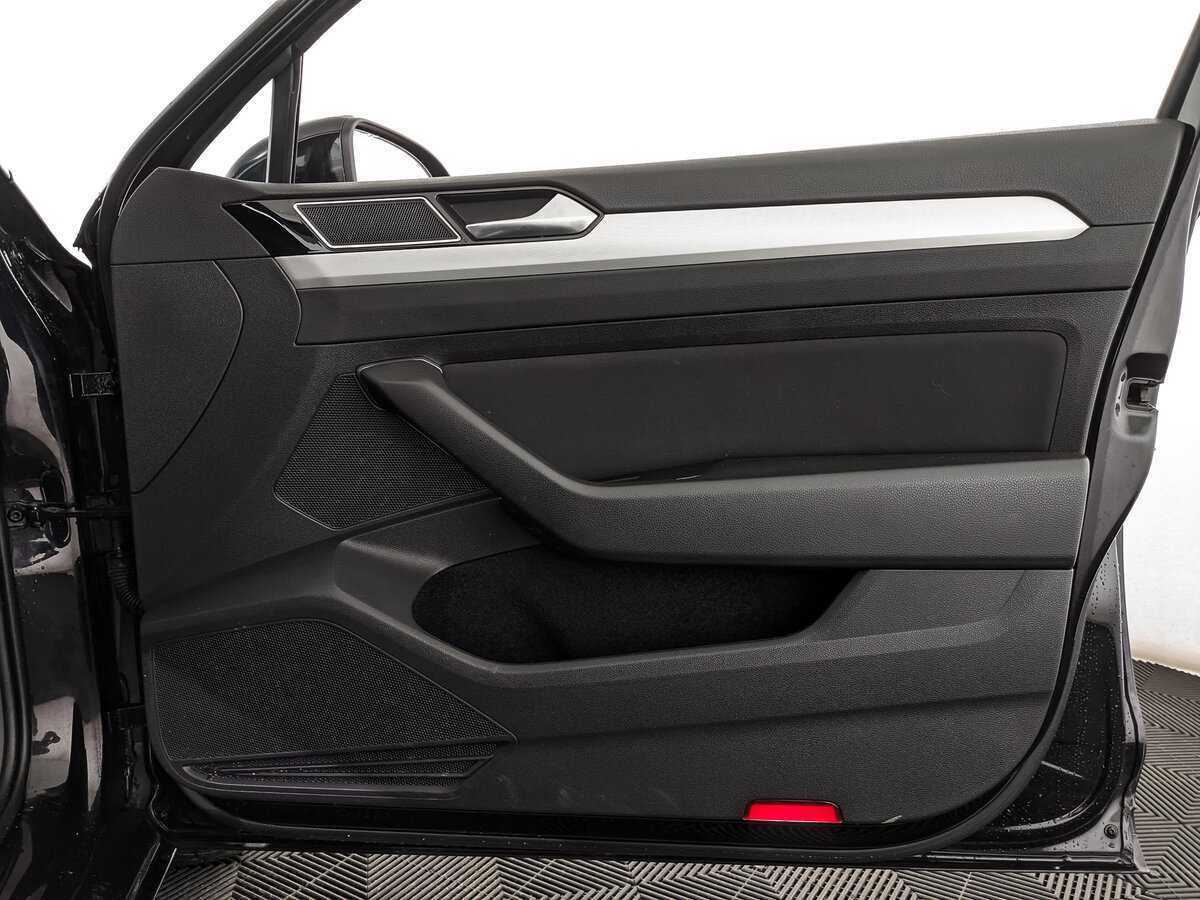 Volkswagen Passat, 2018 Фото №21