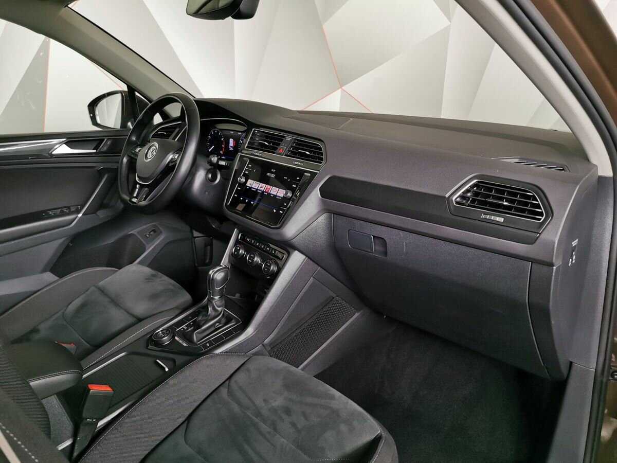 Volkswagen Tiguan, 2018 Фото №9