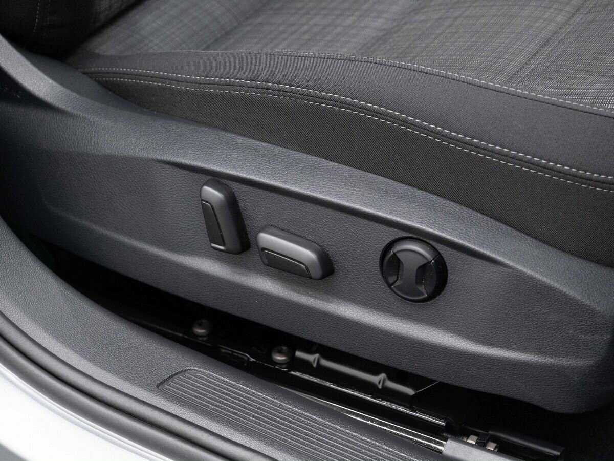 Volkswagen Passat, 2020 Фото №15