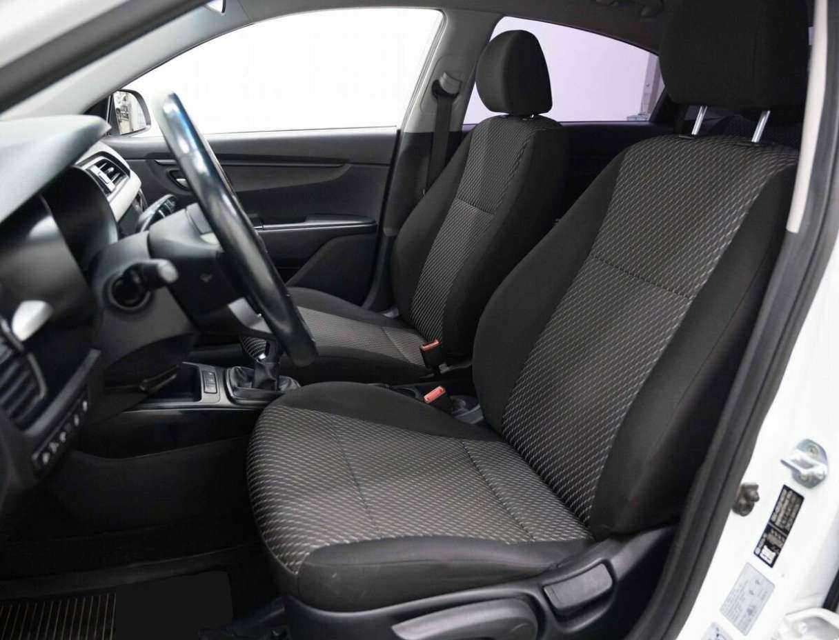 Kia Rio, 2018 Фото №8