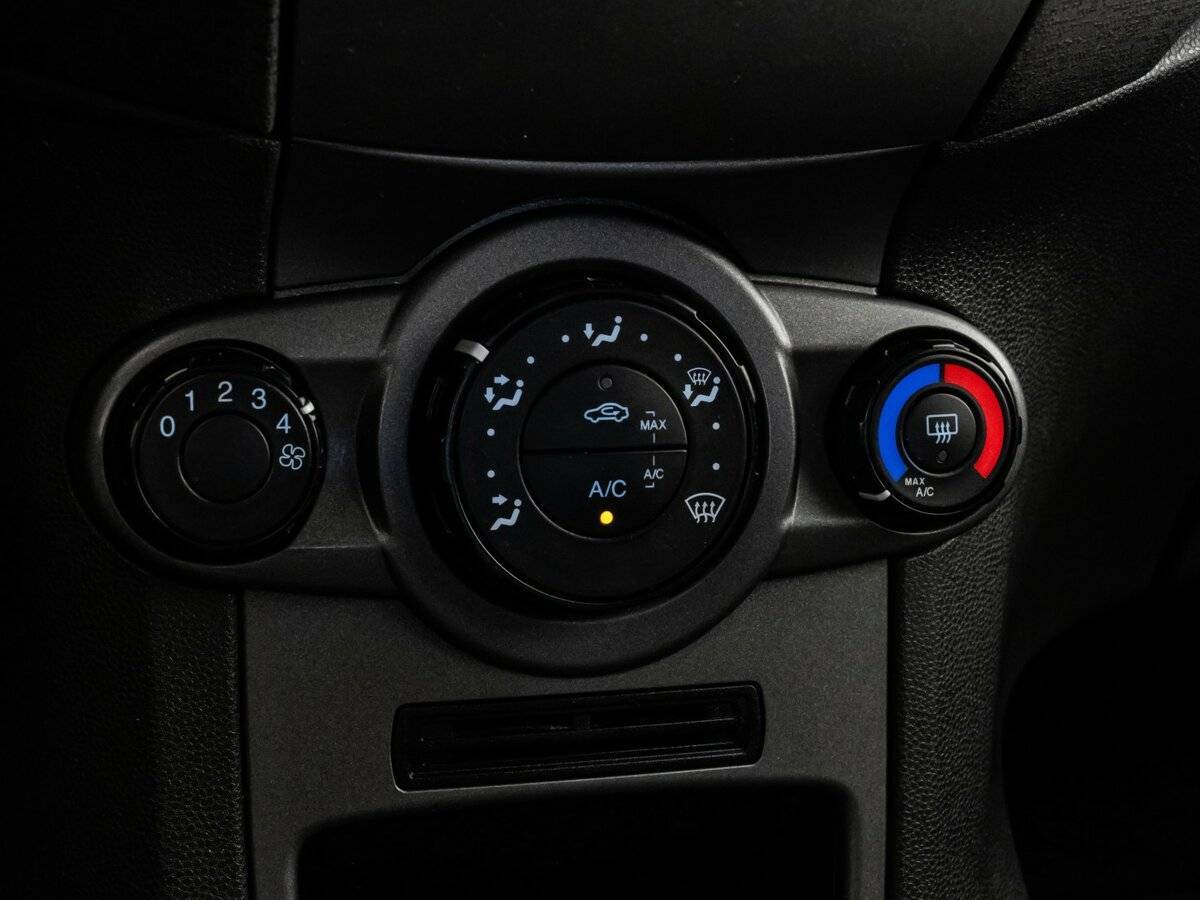 Ford Fiesta, 2015 Фото №14