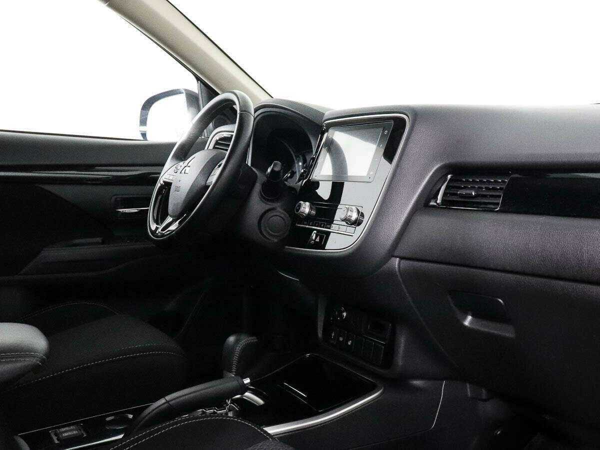 Mitsubishi Outlander, 2021 Фото №6