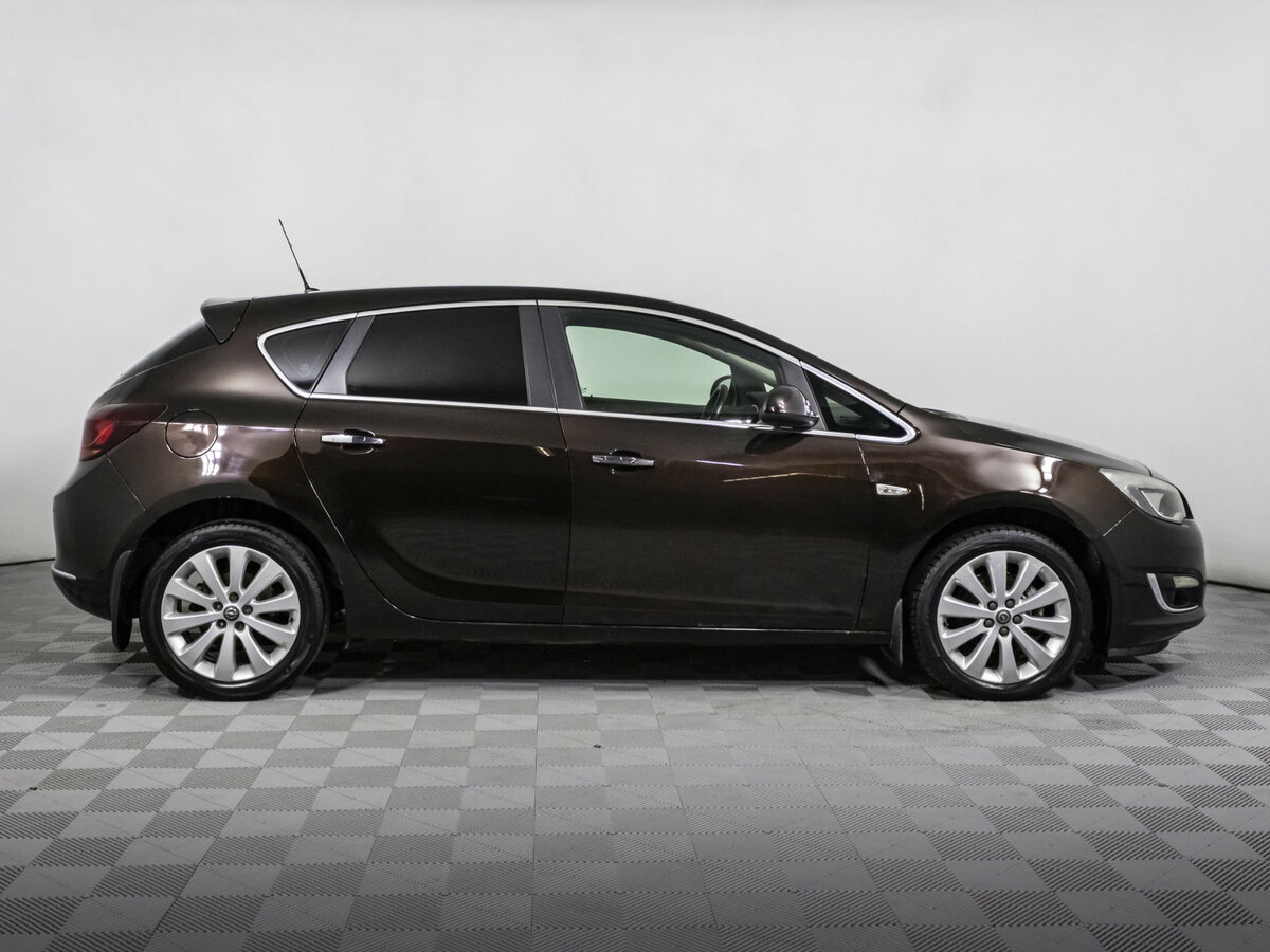 Opel Astra J Рестайлинг, 2013 Фото №4