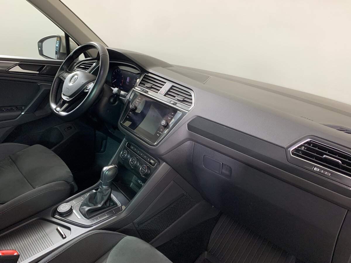 Volkswagen Tiguan, 2018 Фото №13