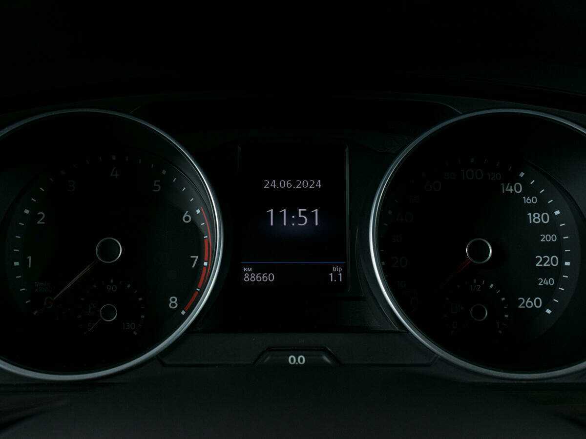 Volkswagen Tiguan, 2018 Фото №14