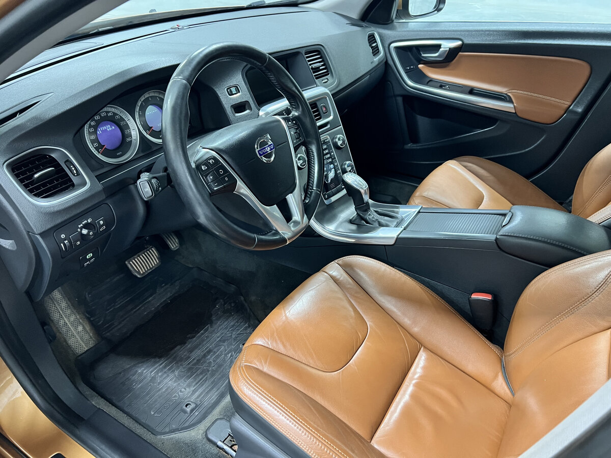 Volvo S60 II, 2012 Фото №16