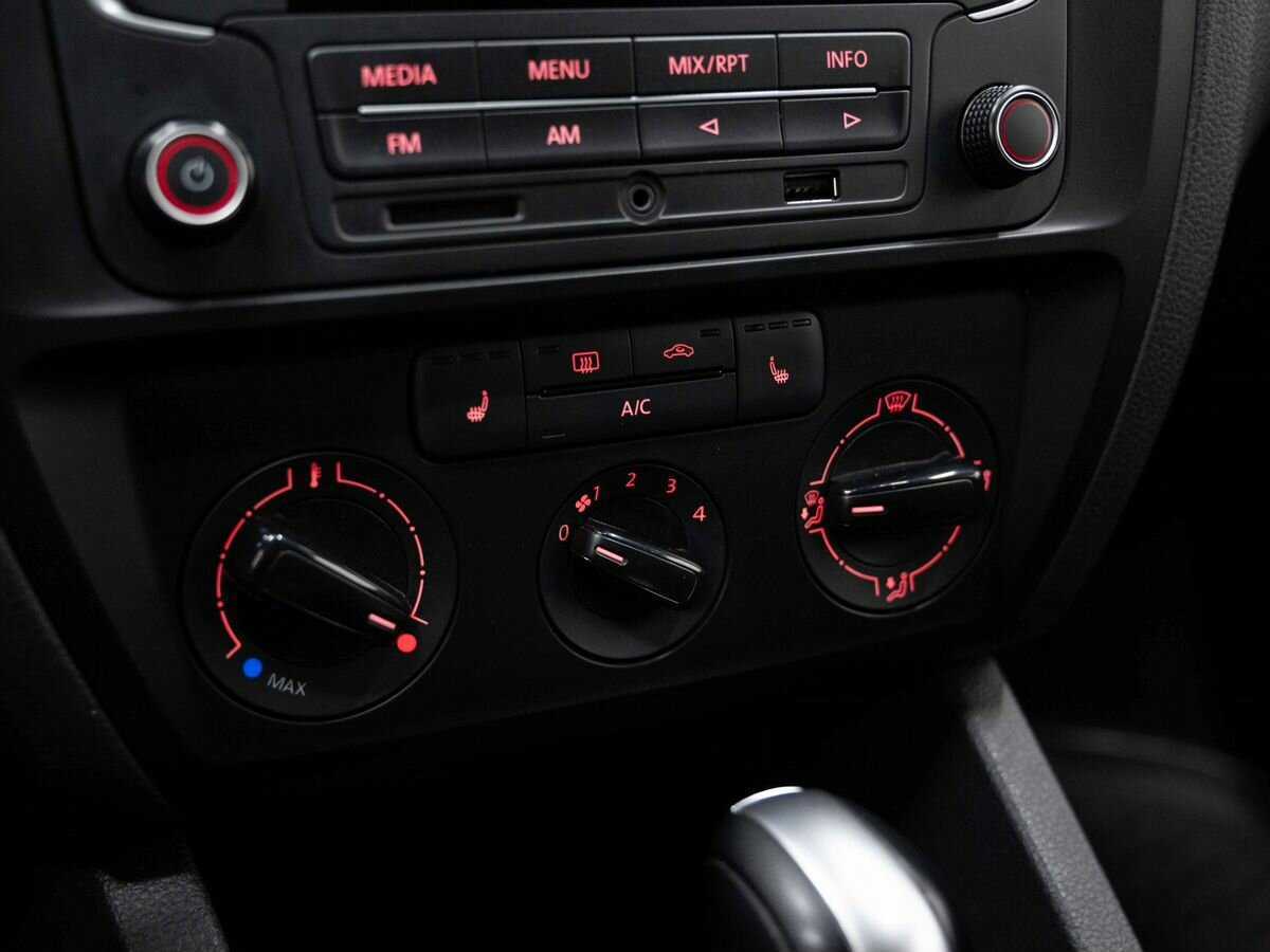 Volkswagen Jetta, 2015 Фото №17