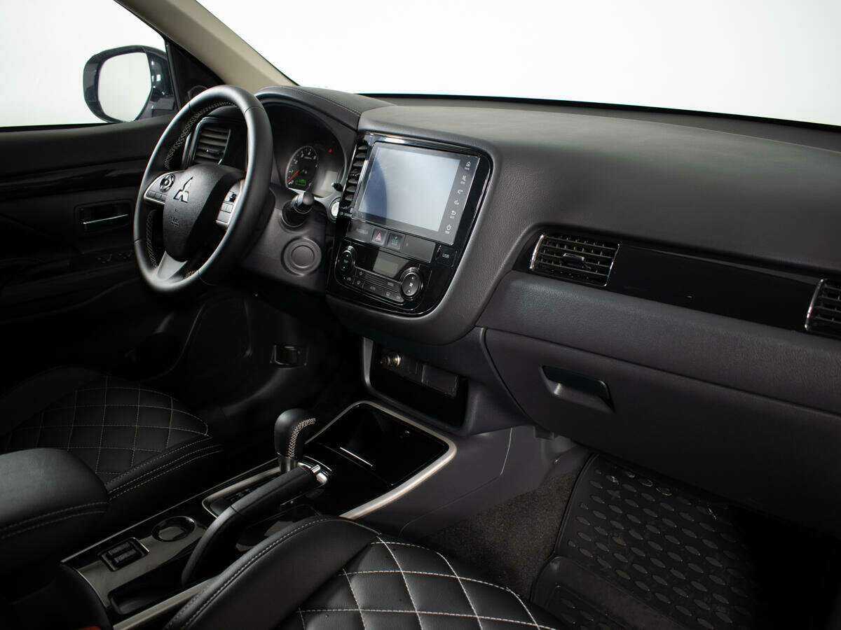 Mitsubishi Outlander, 2022 Фото №9