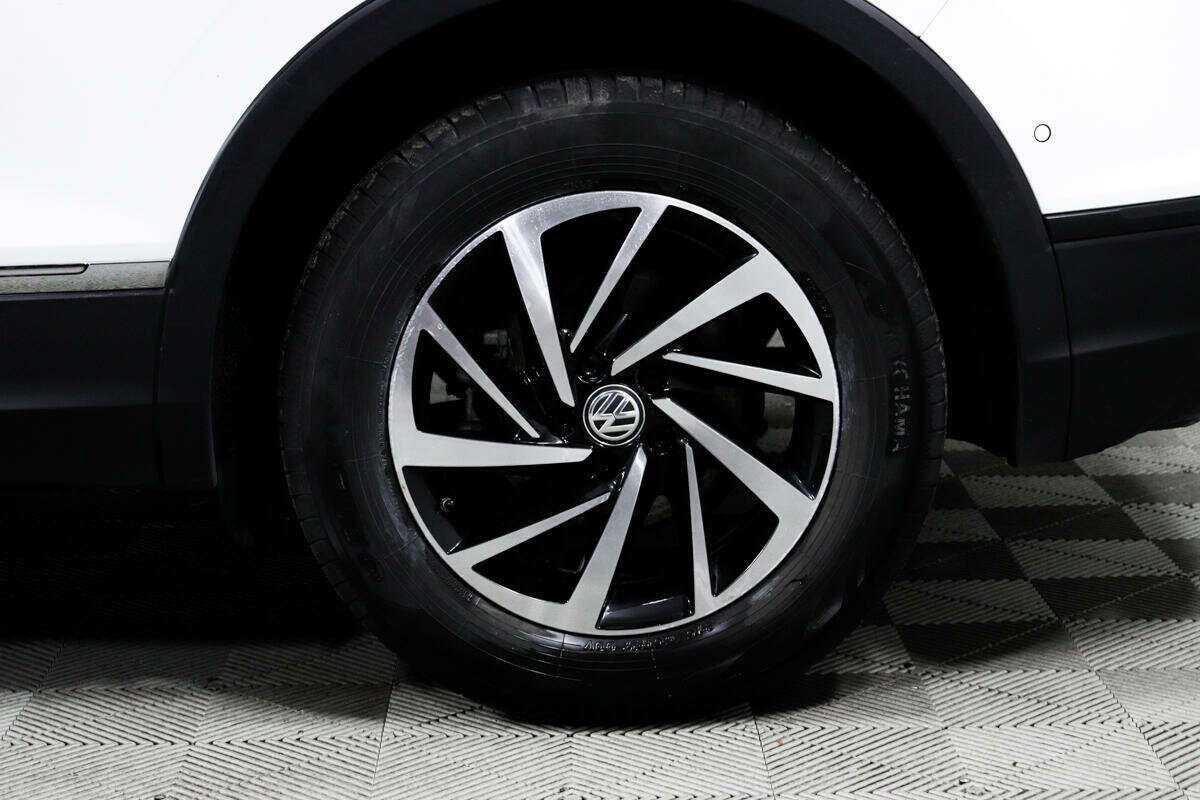 Volkswagen Tiguan, 2018 Фото №13