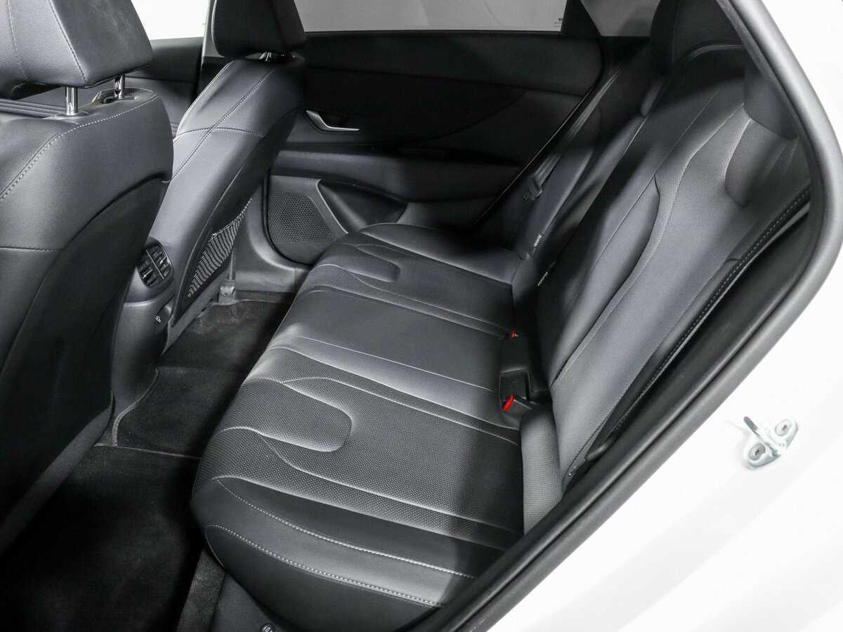 Hyundai Elantra, 2023 Фото №7