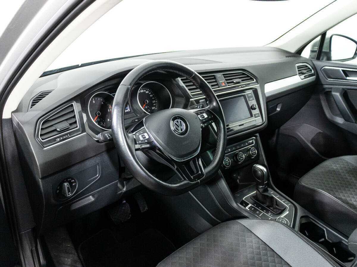 Volkswagen Tiguan, 2018 Фото №11