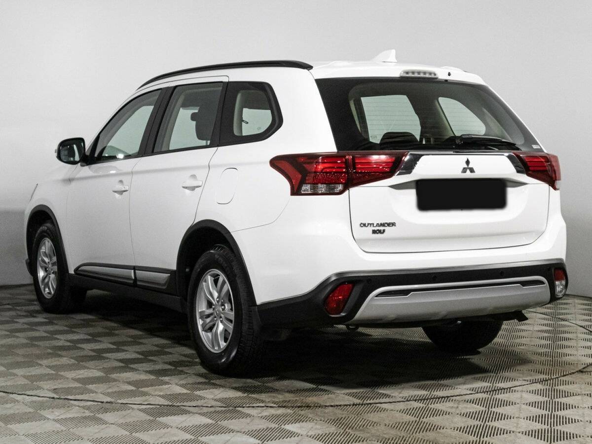 Mitsubishi Outlander, 2022 Фото №7